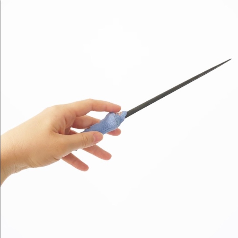 Cosplay Holly Wood 11” Springy Flexibility Wand with Doxy Wing Core.